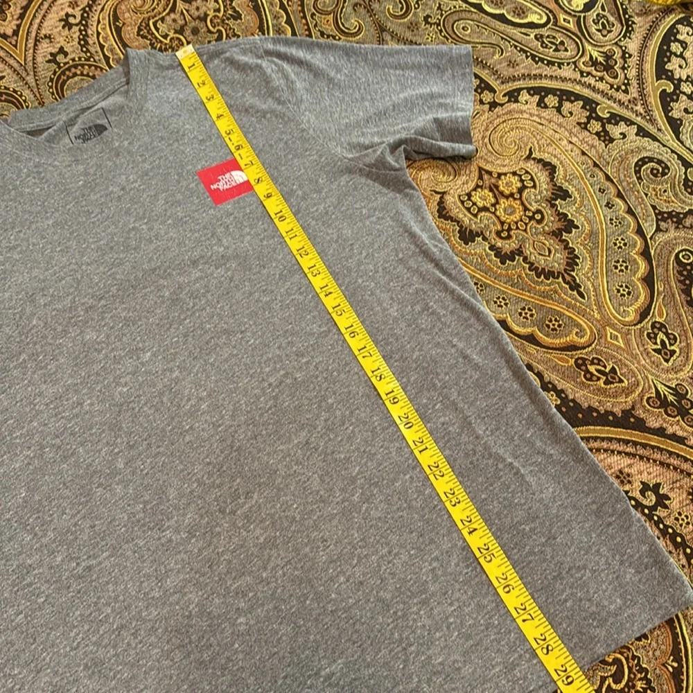 The North Face Redbox Logo Heathered Gray Short Sleeve T-Shirt Men’s Medium